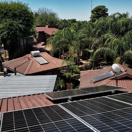 Country Lodge Upington Bagian luar foto