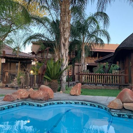 Country Lodge Upington Bagian luar foto
