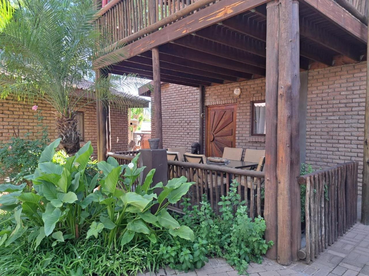 Country Lodge Upington Bagian luar foto