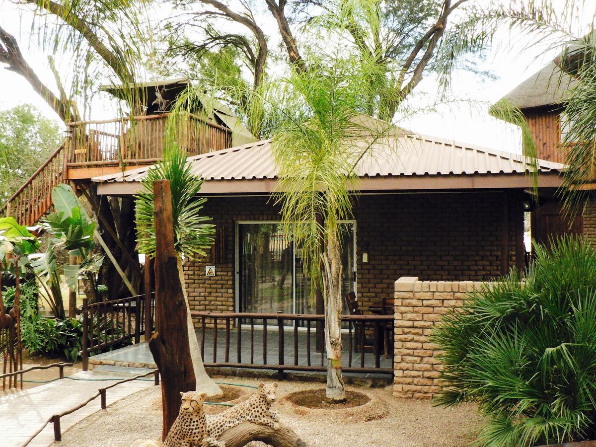 Country Lodge Upington Bagian luar foto