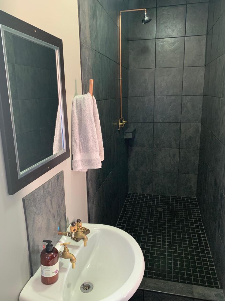 Country Lodge Upington Bagian luar foto