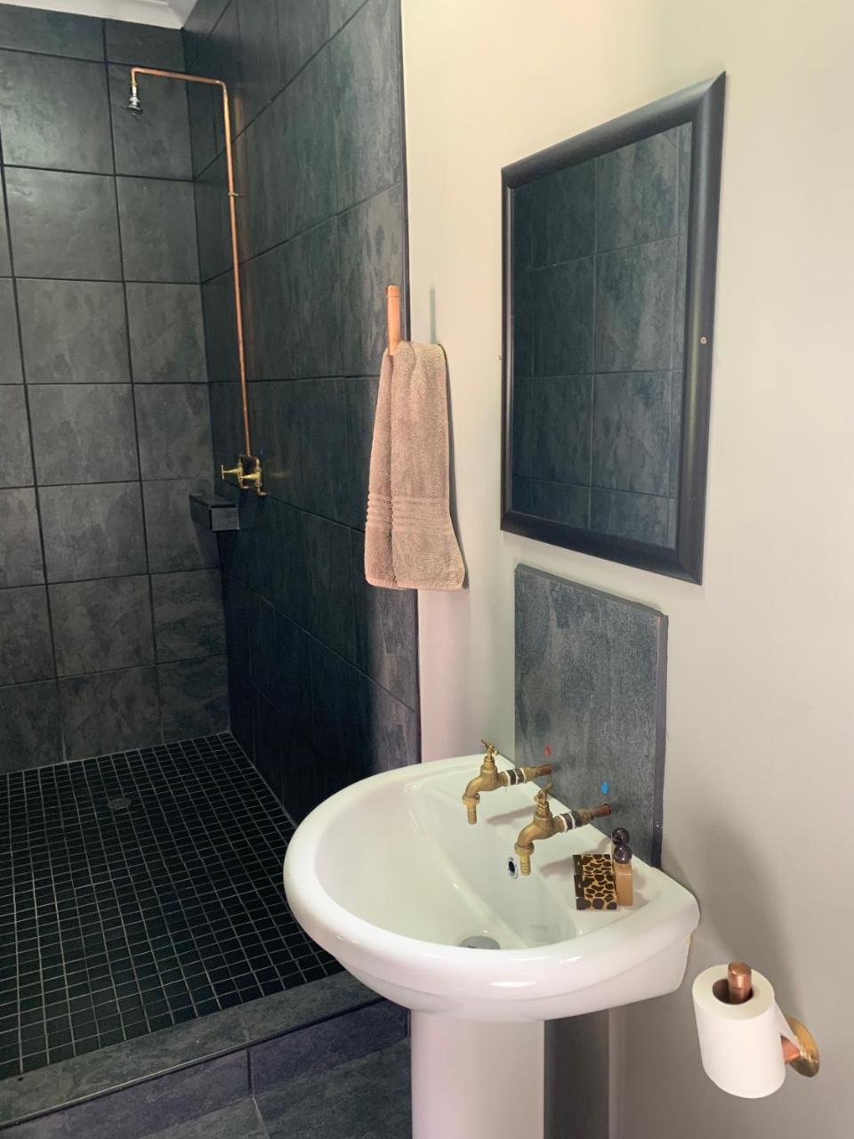 Country Lodge Upington Bagian luar foto