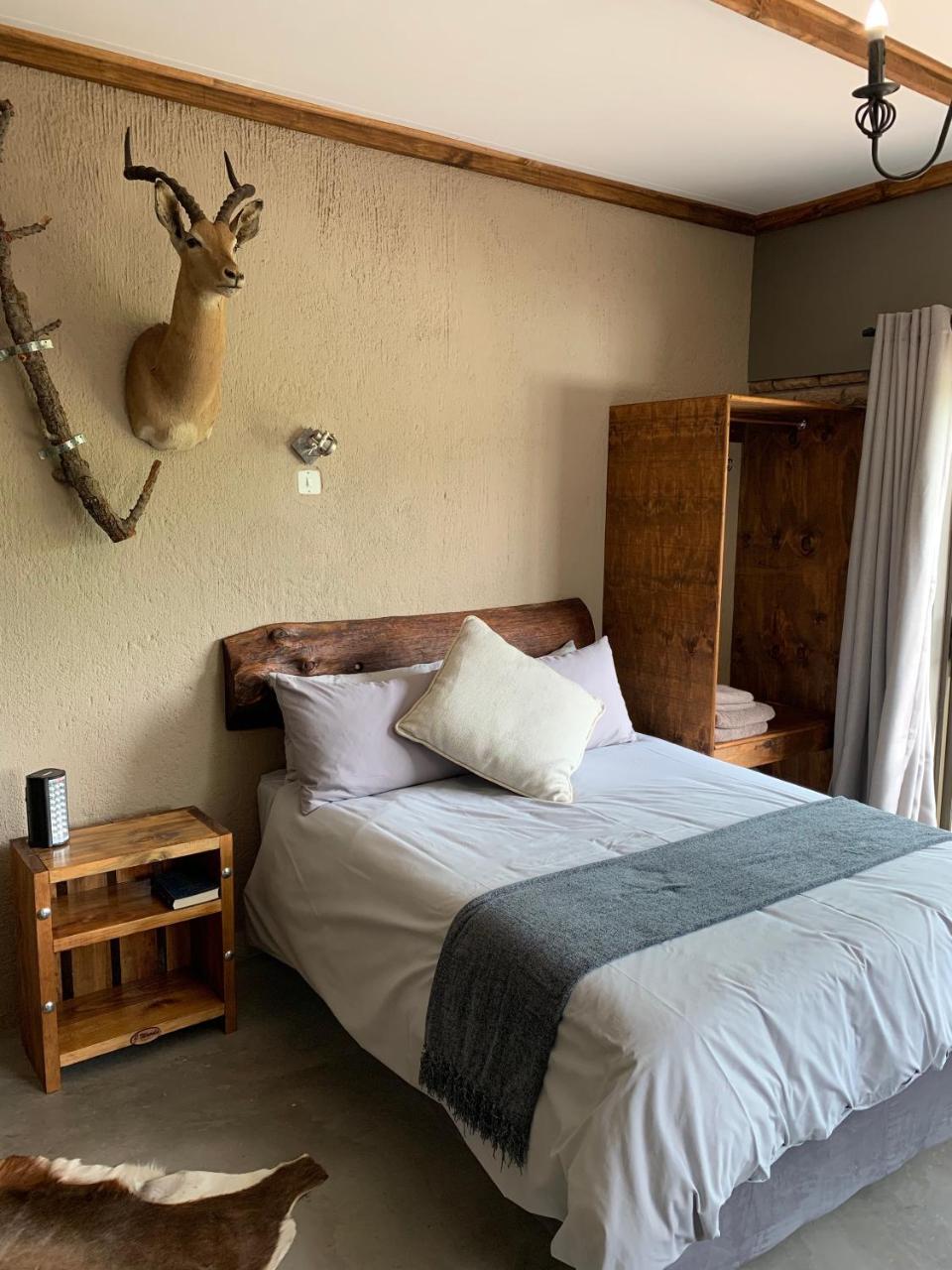Country Lodge Upington Bagian luar foto