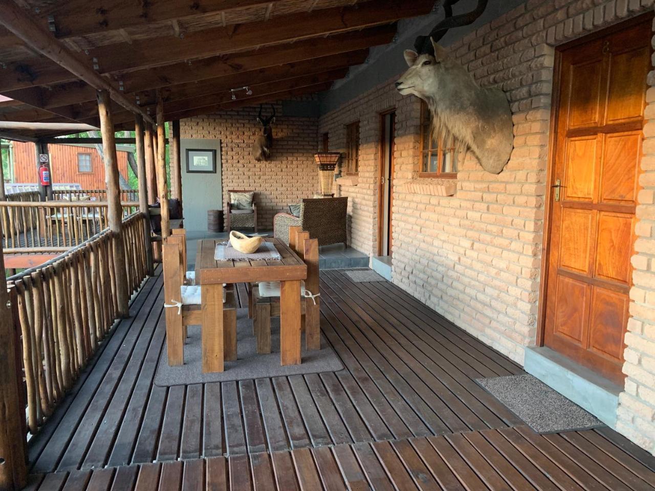 Country Lodge Upington Bagian luar foto