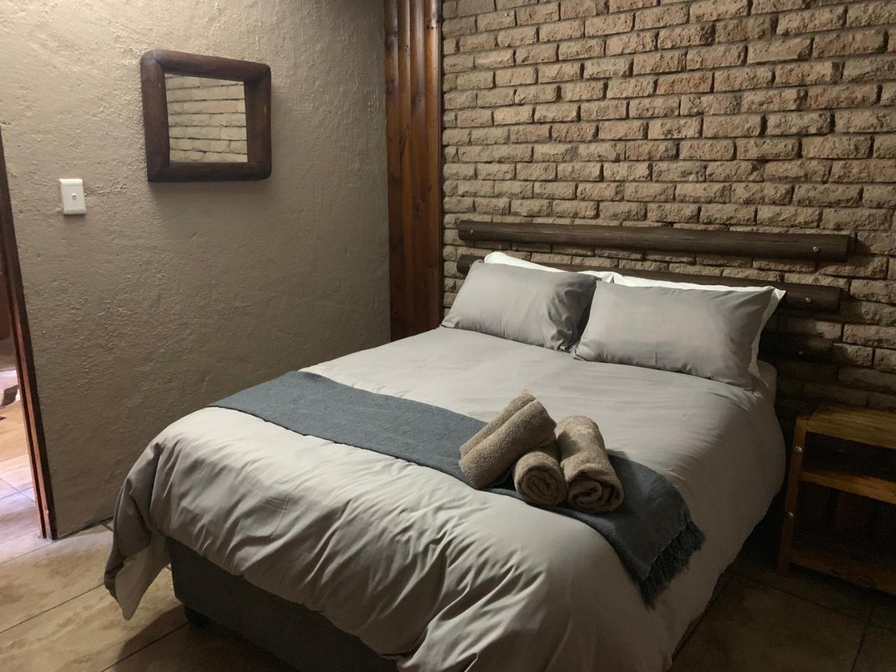 Country Lodge Upington Bagian luar foto