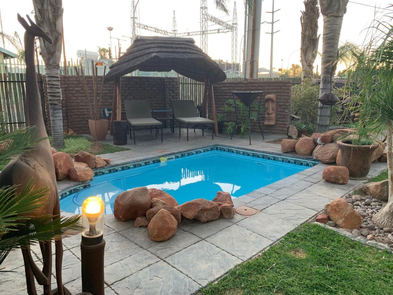Country Lodge Upington Bagian luar foto