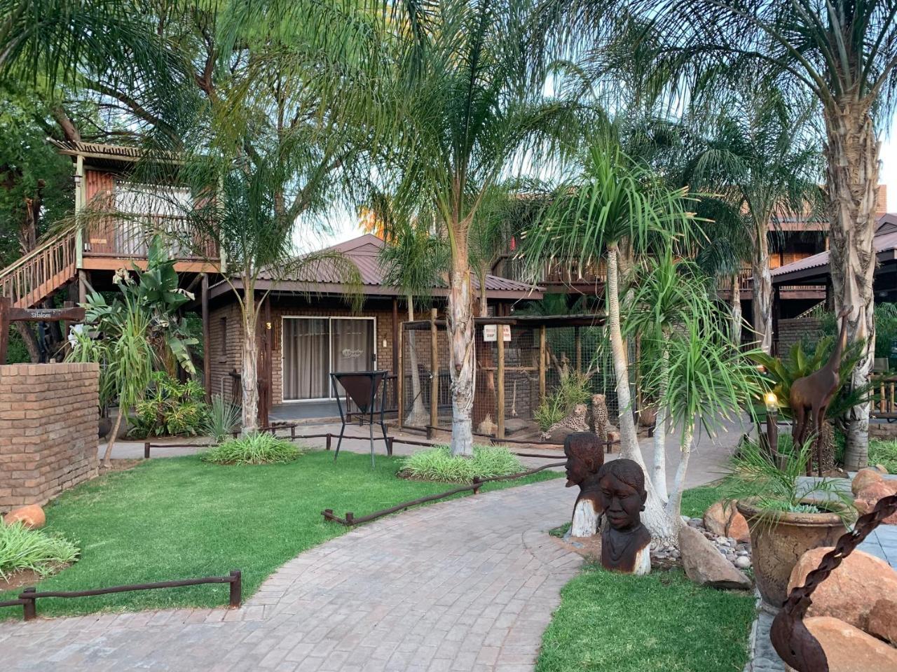 Country Lodge Upington Bagian luar foto