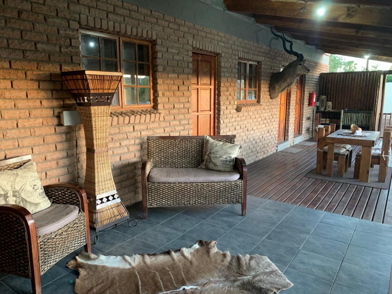 Country Lodge Upington Bagian luar foto