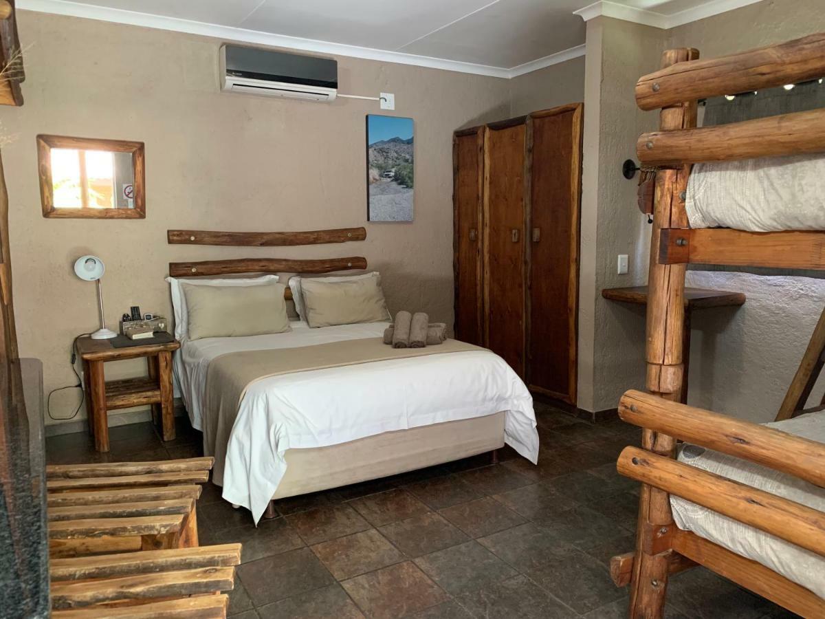 Country Lodge Upington Bagian luar foto