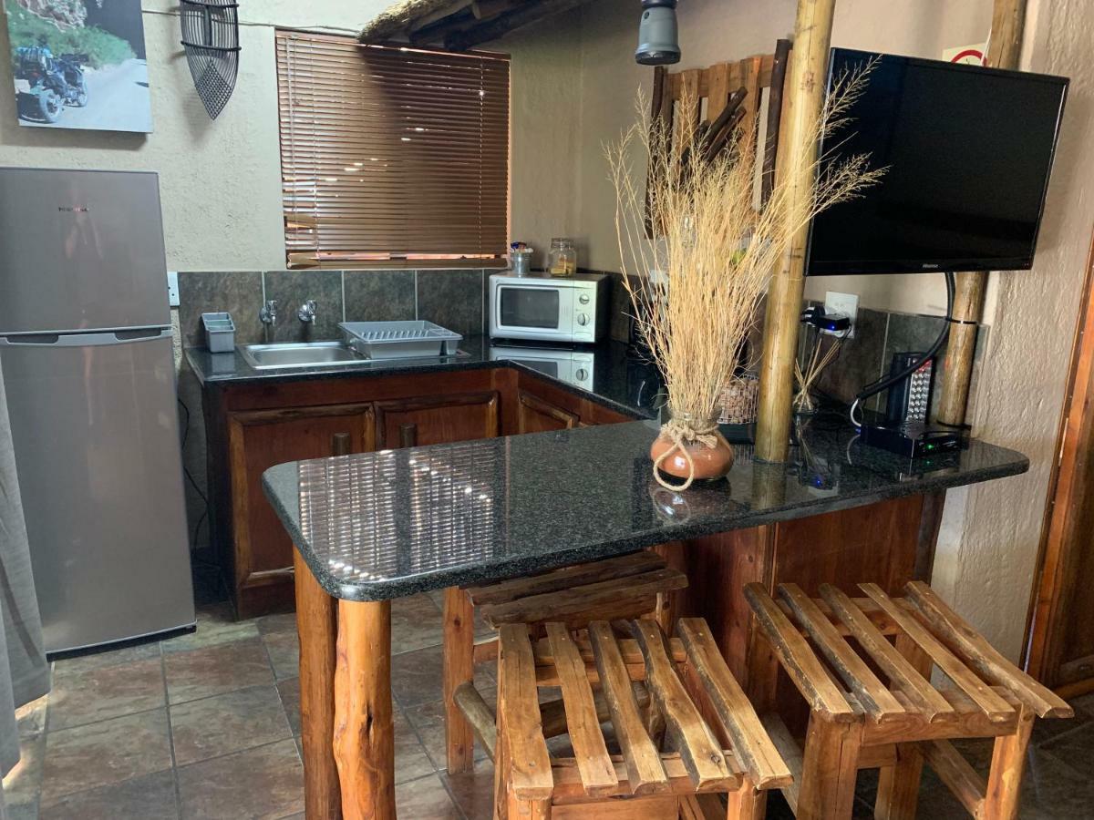 Country Lodge Upington Bagian luar foto