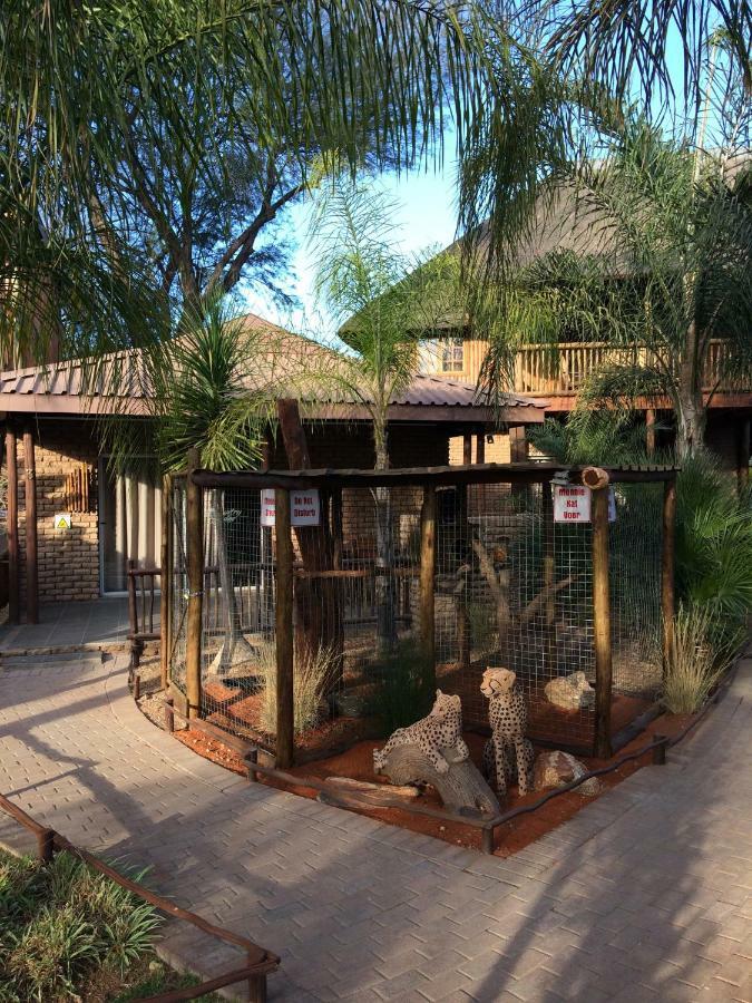 Country Lodge Upington Bagian luar foto
